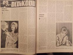 Artist Haftalık Ses Tiyatro ve Sinema Mecmuası Dergisi - 15 Mayıs 1962 - Tanju Gürsu - Göksel Arsoy - Nurhan Nur - Deniz Engin - Efgan Efekan - Leyla Sayar - Turan Aksoy - Sade Doğan - Artık Uslandı haberi - Ekrem Bora - Dedikodu haberi - Aysel Tanju - Peri Han - Özden Çelik - Örnek Gençler haberi - Tanju Gürsu - Filiz Akın - Suphi Kaner - Ekrem Bora - Şans Kapısı Açık haberi - Filiz Akın - Suna Pekuysal - Göksel Arsoy - Memduh Ün - Fatma Girik - Seni Kaybedersem Filmi - Göksel Arsoy - Nurhan Nur - Erkan Yolaç - Öztürk Serengil - Süreyya Duru - Nilüfer Aydan - Işın Kaan - Türkan Şoray - Necdet Çağlar - Göksel Arsoy - Sylvia Penses - Sabina - Gönül Yazar - Salih Tozan - Muazzez Arçay - Nevin Aypar - Gül Vergan - Fikret Hakan - Altan Erbulak - Erol Günaydın - Nurşen Özkul - Türkan Şoray - Neriman Köksal fotoğraf ve haberi - Tam Takım Dergi