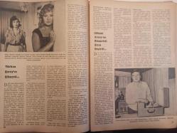 Artist Haftalık Ses Tiyatro ve Sinema Mecmuası Dergisi - 1 Ekim 1962 - Sayı:115 - Filiz Akın - Ayfer Koray - Necdet Tosun - Türkan Şoray - Filiz Akın - Serpil Gül - Nedret Güvenç - Atanur Oğuz - Efgan Efekan - Muzaffer Tema - Neriman Köksal - Göksel Arsoy -Semra Sar - Engin Cezzar - Gülriz Sururi - Galip San - Işın Kaan - Atanur Oğuz - Muhterem Nur - Tanju Gürsu - Zeynep Değirmencioğlu - Saim Alpago - Gürdal Onur - Altan Karındaş - Semih Sergen - Ateşli Kan Filmi - Gönül Yazar - Özden Çelik - Alev Oraloğlu - Lale Oraloğlu - Ahmet Özkal - Tülin Elgin - Fikret Hakan - Aydın Demir - Leyla Sayar - Özden Çelik - Göksel Arsoy - Nurhan Nur - Erkan Yolaç - Aysel Tanju - Tunca Aksoy - Herşey Gülmek İçin Filmi - Refik Erduran - Fevzi Arslan - Nami Yoğurt - Murat Köseoğlu - Neriman Köksal - Erol Taş - Cengizhan'ın Hazineleri Filmi - Orhan Günşiray - Fatma Girik - Öztürk Serengil - Aysel Tanju - Nuri Altınok fotoğraf ve haberi - Tam Takım Dergi