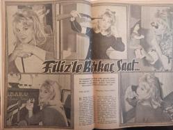 Artist Haftalık Ses Tiyatro ve Sinema Mecmuası Dergisi - 9 Ekim 1962 - Sayı:116 - Muhterem Nur - Cengizhan'ın Hazineleri Filmi - Kadir Savun - Cin Ali - Göksel Arsoy - Efgan Efekan - Ahmet Tarık Tekçe - Ekrem Bora - Öztürk Serengil - Muhterem Nur - Işık Kaan - Muzaffer Nebioğlu - Memduh Ün - Zeynep Değirmencioğlu - Belgin Doruk - Füsun Tekçe - Gönül Yazar - Özden Çelik - Filiz Akın - Suzan Avcı - Sevda Nur - Melih Başaran - Gani Turanlı - Orhan Günşiray - Orhan Erdamar - Fikret Uçak - Orhan Elmas - Tunca Aksoy - Ahmet Tarık Tekçe - Metin Erksan - Hayri Caner - Lale Oraloğlu - Suzan Avcı - Muhterem Nur - Reha Yurdakul - Sylvia Penses - Aysel Tanju - Avni Dillgil - Göksel Arsoy - Belgin Doruk - Kenan Pars - Merih Meral - Aysan Tümer - Evrim Fer - Yılmaz Duru - Nilüfer Aydan - Gençlik Hülyaları Filmi - Nilüfer Aydan - Pervin Par - Kenan Pars - Nuri Altınok - Öztürk Serengil fotoğraf ve haberi - Tam Takım Dergi