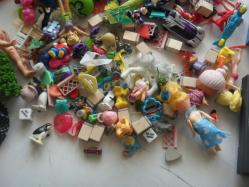 1 POŞET DOLUSU OYUNCAK       DETAYLAR RESIMLERDE    (YENİ RAF