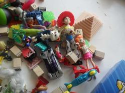 1 POŞET DOLUSU OYUNCAK       DETAYLAR RESIMLERDE    (YENİ RAF