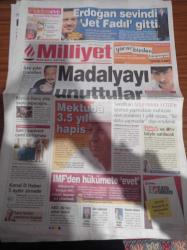 Milliyet Gazetesi - 3 Aralık 2002 - Siirt'teki Seçim İptal - Recep Tayyip Erdoğan Sevindi Jet Fadıl Gitti - Sendikacı Süleyman Yeter'e İşkence Yapmaktan Mahkum Olan Polislerin 1 Yıllık Cezası Bir Daha Yapmazlar Diye Ertelendi - Cem Yılmaz Telsim'den Turkcell'e Transfer Oluyor - Hasan Basri Aydın - Sarı Lacivert Cami Tartışması - Sabah Ve ATV Böyle Satılacak - Tarkan