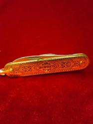 ÇAKI SÜRMENE ÇOK ŞIK VE KALİTELİ.GOLD PİRİNÇ GÖVDE.ÖZEL ÇELİK BIÇAKLAR ( KULLANILMAMIŞ) 160