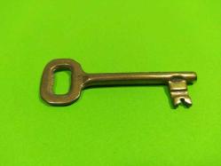 AN3--------ESKİ PİRİNÇ KAPI ANAHTARI