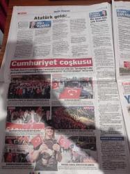 Sözcü Gazetesi - 30 Ekim 2015 - Trabzonspor Başkanı İbrahim Hacıosmanoğlu Hakemleri Rehin Aldı Recep Tayyip Erdoğan Dünyaya Rezil Oluruz Dedi Bıraktı - İpek Medya'ya Kayyum Atandı - Hukukun Üstünlüğü Gitti Üstünlerin Hukuku Geldi - AKP Freni Patlamış Kamyon Gibi Ülkeyi Tehlikeye Sürüklüyor - Cumhuriyet'i Halk Böyle Kutladı