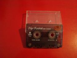 NEŞE KARABÖCEK BİR TANEM ESKİ BANDROL KASET