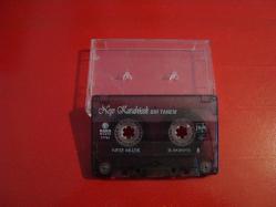 NEŞE KARABÖCEK BİR TANEM ESKİ BANDROL KASET