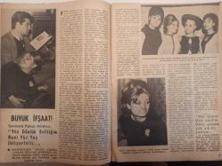 Artist Haftalık Ses Tiyatro ve Sinema Mecmuası Dergisi - 23 Haziran 1964 - Sayı:26 - Semra Sar - Gurbet Kuşları - Halit Refiğ - Ajda Pekkan - Sevda Ferdağ - Bedirhan Çınar - Türkan Şoray - Rüçhan Adlı - Semiramis Pekkan - Tanju Gürsu - Zühal Tan - Özden Çelik - Ajda Pekkan - Orhan Günşiray - Sevim Emre - Peri Han - Ahmet Tarık Tekçe - Göksel Arsoy - Aysel Tanju - Nimet Üstüngör - Elif Türkan - Gönül Yazar - Metin Erksan - Sevda Ferdağ - Erol Taş - Ahmet Mekin - Nuri Ergün - İlham Gençer - Gülbin Eray - Sevda Ferdağ - Filiz Akın - Semih Sezerli - Güner Ünlüsoy - Vahi Öz - Nurinnisa Tokses - Nuri Sesigüzel - Muzaffer Akgün - Zeki Müren - Emin Yeğman - Nezahat Bayram - Şükran Özer - Sezer Sezin - Muazzez Tahsin - Kenan Artun - Turgut Özata - Lütfi Akad - Ruth Elizabeth - Sadri Alışık - Metin Erksan - Orhan Hançerlioğlu fotoğraf ve haberi - Tam Takım Dergi