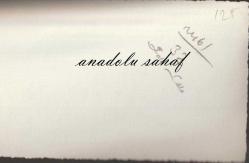 Aynada Yansıyan Görüntüsüyle Kadın  / Fotoğraf Stüdyosu: Foto Lale