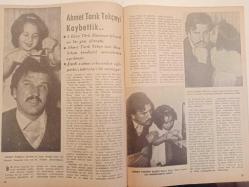 Artist Haftalık Ses Tiyatro ve Sinema Mecmuası Dergisi - 13 Ekim 1964 - Ahmet Tarık Tekçe - Belgin Doruk - Hayat Kavgası filmi - Tamer Yiğit - Semra Sar - Pervin Par - Semih Sergen - Erol Taş - Muhterm Nur - Bedirhan Çınar - Nebahat Çehre - Metin Erksan - Belgin Doruk - Atıf Kaptan - Ekrem Bora - Selma Güneri - Nevin Kargül - Semra Sar - Acı Hayat filmi - Ağaçlar Ayakta Ölür filmi - Ayrılan Yollar filmi - Gurbet Kuşları filmi - Kızgın Delikanlı filmi - Yarın Bizimdir filmi - Ayhan Işık - Fatma Girik - Orhan Günşiray - Fikret Hakan - Leyla Sayar - Cüneyt Arkın - Zeki Müren - Öztürk Serengil - Sadri Alışık - Çolpan İlhan - Ekrem Bora - Hüseyin Baradan - Ajda Pekan - Süleyman Turan - Zeki Müren - Atıf Yılmaz - İlhan Engin - Kadir Savun - Leyla Sayar - Erol Taş - Muzaffer Tema - Metin Erksan - Neriman Köksal - Sevil Candan - Sadri Alışık - Ediz Hun - Ulvi Doğan - Öztürk Serengil - Zeki Müren fotoğraf ve haberi - Tam Takım Dergi
