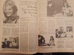 Artist Haftalık Ses Tiyatro ve Sinema Mecmuası Dergisi - 17 Kasım 1964 - Sayı:47 - Fatma Girik - Erol Taş - Kara Memet filmi - Tanju Gürsu - Ekrem Bora - Pervin Par - Bedirhan Çınar - Öztürk Serengil - Çakal Rüstem - İzmarit Nuri - Danyal Topatan - Hüseyin Baradan - Zeki Müren - Muzaffer Hepgüler - Gülriz Sururi - Muhlis Sabahattin - Ulvi Uraz - Alev Koral - Nur İnsel - Haldun Tamer - İzzet Günay - Sadri Alışık -Tunca Aksoy - Göksel Arsoy - Selma Güneri - Neriman Köksal - Silah Arkadaşları filmi - Ankaraya 3 Bilet Filmi - Bir Kız Kaçırınca Filmi - Şafak Yıldızı filmi - Hülya Koçyiğit - Erol Taş - Semiramis Pekkan - Ahmet Tarık Tekçe - Öztürk Serengil - Kirk Douglas - Reha Yurdakul - Sadettin Işık - Sevim Çağlayan - Tanju Gürsu - Şizen Nur - Ahmet Sezgin - Yılmaz Duru - Müzeyyen Senar - Pervin Par - Gülbin Eray - Fevzi Tuna - Meral Sayın - Gürel Ünlüsoy - Attila Sarar - Tunç Başaran - Oya Sarar - Zeynep Değirmencioğlu fotoğraf ve haberi - Tam Takım Dergi