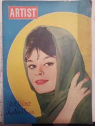 Artist Haftalık Ses Tiyatro ve Sinema Mecmuası Dergisi - 29 Aralık 1964 - Sayı:53 - Hülya Koçyiğit - Kara Mehmet filmi - Tanju Gürsu - Ekrem Bora - Pervin Par - Tamer Yiğit - Cüneyt Arkın - Muzaffer Tema - Zafer Sülek - Orhan Günşiray - Ayhan Işık - Ekrem Bora - Ahmet Tarık Tekçe - Çolpan İlhan - Sadri Alışık - Hulki Saner - Neriman Köksal - Suna Pekuysal - Öztürk Serengil - Sami Hazinses - Semih Sezerli - Uğur Kıvılcım - Tanju Gürsu - Özden Çelik -  Pervin Par - Sevil Candan - Sevda Ferdağ - Leyla Sayar - Nilüfer Aydan - Selma Güneri - Pervin PAr - Yücel Özturan - Filiz Akın - Gönül Yazar - Yücel Özturan - Hüseyin Baradan - Leyla Sayar - Nilüfer Aydan - Meral Sayın - Muhterem Nur - Yılmaz Duru - Fikret Hakan - Kirk Douglas - Sevda Ferdağ - Yücel Özturan - Halit Refiğ - Vecdi Benderli - Leon Sezon - Sadettin Işık - Yıldız Tezcan - Fahrettin Aslan - Yıldırım Gürses - Sevim Tanürek - Sevil Can - Füsun Şahin fotoğraf ve haberi - Tam Takım Dergi
