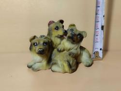 7X10 CM BOYUNDA AVRUPA POLYESTER 3 LÜ KÖPEK BİBLO (1 KULAK KIRIK)