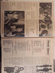 Artist Haftalık Ses Tiyatro ve Sinema Mecmuası Dergisi - 4 Ekim 1965 - Sayı: 78 - Devlet Devrim - Bekçi Murtaza filmi - Sadri Alışık - Cüneyt Arkın - Tunç Okan - Tuncel Kurtiz - Fikret Hakan - Ömer Kayan - Erol Taş - Aliye Rona - Hakan Taş - Duygu Sağıroğlu - Feyzi Tuna - Asım Nipton - Salih Güney - Kuzey Vargın - Metin Erksan - Pervin Par - Birsen Menekşeli - Ayfer Feray - Gülbin Eray - Mine Sun - Sezer Sezin - Ayhan Işık - Senih Orkan - Yılmaz Duru - Yücel Özturan - Muhterem Nur - Müşfik Kenter - Müzeyyen Tuna - Orhan Günşiray - Türkan Şoray - Sezer Sezin - Ajda Pekkan - Zeki Müren - Nebahat Çehre - Gülriz Sururi - Engin Cezzar - Keşanlı Ali - Bülent Kınay - Nevin Pere - Nuri Sesigüzel - Ahmet Sezgin - Sevda Ferdağ - Efga Efekan - Semra Sar - Rüştü Demirel - Mine Sun - Altan Şeref fotoğraf ve haberi - Tam Takım Dergi