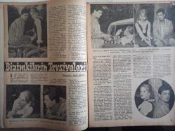 Sinema Haftalık Ses Tiyatro ve Sinema Mecmuası Dergisi - 15 Kasım 1961 - Sayı:53 - Muhterem Nur - Belgin Doruk - Ayhan Işık - Gönül YAzar - İki Aşk Arasında filmi - Nilüfer Aydan - Göksel Arsoy - Peri Han - Aşktan da Üstün filmi - Ayhan Işık - Ahmet Mekin - Peri Han - Serpil Gül - Agah Özgüç - Tunca Aksoy - Hüseyin Baradan - Tunca Aksoy - Ekrem Bora - Ayhan Aydan - Sevim Tanürek - Vecdi Benderli - Avni Dilligil - Göksel Arsoy - Ayhan Aydan - Cüneyt Gökçer - Ayten Kaçmaz - Serap Sergen - Senih Sergen - Savaş Başar - Cüneyt Gökçer - Türkan Şoray - Rüçhan Adlı - Çetin Ener - Ayhan Işık - Öztürk Serengil - Aysel Tanju - Sadri Karan - Samim Meriç - Gazanfer Özcan - Neşe Yulaç - Gönül Ülkü - İzzet Günay - Dow Sabato - Zeki Müren - Ahmet Mekin - Sevim Emre - Reha Yurakul fotoğraf ve haberi - Tam Takım Dergi