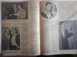 Sinema Haftalık Ses Tiyatro ve Sinema Mecmuası Dergisi - 15 Kasım 1961 - Sayı:53 - Muhterem Nur - Belgin Doruk - Ayhan Işık - Gönül YAzar - İki Aşk Arasında filmi - Nilüfer Aydan - Göksel Arsoy - Peri Han - Aşktan da Üstün filmi - Ayhan Işık - Ahmet Mekin - Peri Han - Serpil Gül - Agah Özgüç - Tunca Aksoy - Hüseyin Baradan - Tunca Aksoy - Ekrem Bora - Ayhan Aydan - Sevim Tanürek - Vecdi Benderli - Avni Dilligil - Göksel Arsoy - Ayhan Aydan - Cüneyt Gökçer - Ayten Kaçmaz - Serap Sergen - Senih Sergen - Savaş Başar - Cüneyt Gökçer - Türkan Şoray - Rüçhan Adlı - Çetin Ener - Ayhan Işık - Öztürk Serengil - Aysel Tanju - Sadri Karan - Samim Meriç - Gazanfer Özcan - Neşe Yulaç - Gönül Ülkü - İzzet Günay - Dow Sabato - Zeki Müren - Ahmet Mekin - Sevim Emre - Reha Yurakul fotoğraf ve haberi - Tam Takım Dergi
