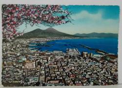 ŞEHİR KARTPOSTALI-İTALYA/NAPOLİ ŞEHRİN PANAROMİK GÖRÜNTÜSÜ,ARKASINA YAZILMAMIŞ, RENKLİ, 12 X 16 CM EBADINDA - 1950'LER, 1960'LAR, 1970'LER, 1980'LER