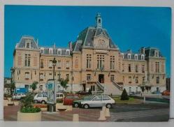 Efemera - ŞEHİR KARTPOSTALI-FRANSA/EVREUX BELEDİYE BİNASI GÜNDÜZ GÖRÜNTÜSÜ,ARKASINA YAZILMAMIŞ, RENKLİ, 12 X 16 CM EBADINDA - 1950'LER, 1960'LAR, 1970'LER, 1980'LER - kitantik - kitaLog