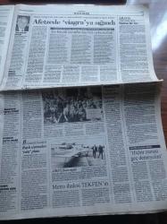 Cumhuriyet Gazetesi - 27 Mayıs 2000 - Afetzede Viagra'ya Sarıldı - Ve TOFAŞ Yine Şampiyon - Erol Evcil'in İfadesi Mesut Yılmaz'la Konutunda Görüştük Alaattin Çakıcı'ya Haber Gönderdi - 27 Mayıs Yeniden Bayram Olsun -  Filistin Ve İsrail Barışına Katkı İçin Spor Dünyası Ünlüleri Sahaya İndi - Oktay Akbal'a Orhan Kemal Ödülü - Roberto Baggio - Michael Schumacher - Sean Connery - Pele