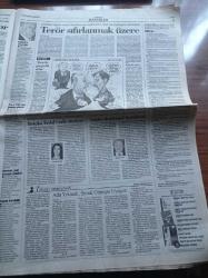 Cumhuriyet Gazetesi - 27 Mayıs 2000 - Afetzede Viagra'ya Sarıldı - Ve TOFAŞ Yine Şampiyon - Erol Evcil'in İfadesi Mesut Yılmaz'la Konutunda Görüştük Alaattin Çakıcı'ya Haber Gönderdi - 27 Mayıs Yeniden Bayram Olsun -  Filistin Ve İsrail Barışına Katkı İçin Spor Dünyası Ünlüleri Sahaya İndi - Oktay Akbal'a Orhan Kemal Ödülü - Roberto Baggio - Michael Schumacher - Sean Connery - Pele