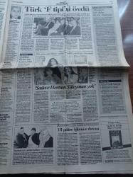 Cumhuriyet Gazetesi - 4 Haziran 2000 - Galatasaray Artık Şirket - Real Madrid'li Etoo Fenerbahçe'de - Fidel Castro - SEKA - Hikmet Sami Türk F Tipini Övdü - Yüce Divan Bunalımı Tırmanıyor - ANAP'tan Tehdit Bülent Ecevit'ten Uyarı - Nazım Hikmet Çınarı'na Kavuştu - Pina Bausch İle Akdeniz Coşkusu