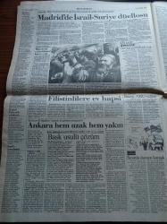 Cumhuriyet Gazetesi - 2 Kasım 1991 - Lyon Kahramanı Trabzonsporlu Orhan - Bakırköyspor'a Başkan Adayı Garbis Yeremyan - İstanbul Anakent Belediye Başkanı Nurettin Sözen Asıl Kirlilik Egzozdan - Albay Muammer Kaddafi PKK'ya Arka Çıkıyor - Barzani Türkiye İle Karada Savaşırız - Ankara Operasyon Kuzey Irak Halkına Yönelik Değil - Ortadoğu Barış Konferansı - İsrail Başbakanı İzak Şamir - Erdal İnönü - SHP'de Kurultay 25 Ocakta - Dev Sol Davası 12 Eylül'ün Son Toplu Davası - TÜYAP 10. Kitap Fuarı- DYP Lideri Süleyman Demirel - Turgut Özal