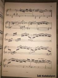 Joseph Haydn - Sonaten für Klavier Zu Zwei Handen - Carl Adolf Martienssen - Band I - C.F. Peters Corporation (Joseph Haydn - İki El Piyano Sonatları) Almanca Kitap