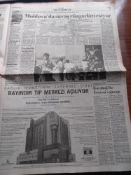 Cumhuriyet Gazetesi - 23 Haziran 1992 - Milyarlık Gazi Koşusu'nun Ödülü 1 Kilo Şeker - Beritan Aşiretine Açlık Cezası - Memura Yüzde 25 - Sahte Dolarda ASALA Parmağı - PKK İran'dan Saldırdı 6 Er Öldü - Ülkücüler Yol Ayrımında - İstanbul Bir Pavarotti Serüveni Yaşadı - Memurlara Coplu Karşılama - Güneydoğu Salgın Mevsimine Girdi