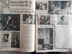 Ses Dergisi - 27 Şubat 1965 - Sayı 9 - Sylvie Vartan - King Cole - Öztürk Serengil - Too Young - Frank Sinatra - Natalie Wood - Joan Crawford - Debbie Reynolds - Cary Grant - Tony Curtis - Kim Novak - Cumartesi Saat Dörtte fotormanı - Julie Andrews - Glenn Ford - Elke Sommer - Rita Hayworth - Stuart Whitman - James Dean - Neslon Krem Reklamı - Pier Angeli - Natalie Wood - Elizabeth Taylor - Ursula Andress - Cennette Buluşalım fotoromanı - Patricia Carli - Johnny Ray - Ringo Starr - Melih Vassaf - Stephen Sondheim - Sylvia Vartan - Fikret Hakan - Türkan Şoray - Rüçhan Adlı - Meliha Şoray - Ahmet Çevik - Orhan Alkan - Aysel Dinmez - Lale Oraloğlu - Cüneyt Tural - Yağız Tanlı - Ayla Musaballı - Edward Albee - Semra Sar - Son Randevu fotoromanı - Yapı ve Kredi Bankası reklamı - Beleş Osman - Orhan Günşiray - Ekrem Bora - Handan Adalı - Sevda Ferdağ - Ali Şen fotoğraf ve haberi - Tam Takım Dergi