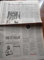 Cumhuriyet Gazetesi - 12 Mayıs 1992 -  Bosna Hersek Cehenneminden Firarın Öyküsü -Beşiktaş Üst Üste 3. Kez Şampiyon - Kakava Şenliğinde Hüznün Adı Yok - Efes Pilsen Şampiyon - Ermenistan Karabağ'ı Yuttu - Firmaların Müzik Aşkı - Pepsi Michael Jackson'ı Getiriyor - Ege Seramik Pavarotti'yi Getiriyor - Batık Kredi 1 Trilyon - Emlakbank'ı Soymuşlar - Bakan Köksal Toptan Koalisyona Ters Düştü - Karpov Kasparov'u Ben Yenerim