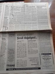 Cumhuriyet Gazetesi - 12 Mayıs 1992 -  Bosna Hersek Cehenneminden Firarın Öyküsü -Beşiktaş Üst Üste 3. Kez Şampiyon - Kakava Şenliğinde Hüznün Adı Yok - Efes Pilsen Şampiyon - Ermenistan Karabağ'ı Yuttu - Firmaların Müzik Aşkı - Pepsi Michael Jackson'ı Getiriyor - Ege Seramik Pavarotti'yi Getiriyor - Batık Kredi 1 Trilyon - Emlakbank'ı Soymuşlar - Bakan Köksal Toptan Koalisyona Ters Düştü - Karpov Kasparov'u Ben Yenerim