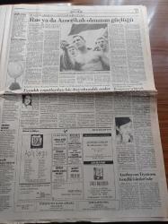 Cumhuriyet Gazetesi - 12 Mayıs 1992 -  Bosna Hersek Cehenneminden Firarın Öyküsü -Beşiktaş Üst Üste 3. Kez Şampiyon - Kakava Şenliğinde Hüznün Adı Yok - Efes Pilsen Şampiyon - Ermenistan Karabağ'ı Yuttu - Firmaların Müzik Aşkı - Pepsi Michael Jackson'ı Getiriyor - Ege Seramik Pavarotti'yi Getiriyor - Batık Kredi 1 Trilyon - Emlakbank'ı Soymuşlar - Bakan Köksal Toptan Koalisyona Ters Düştü - Karpov Kasparov'u Ben Yenerim