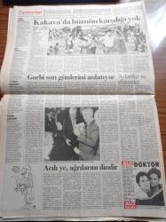 Cumhuriyet Gazetesi - 12 Mayıs 1992 -  Bosna Hersek Cehenneminden Firarın Öyküsü -Beşiktaş Üst Üste 3. Kez Şampiyon - Kakava Şenliğinde Hüznün Adı Yok - Efes Pilsen Şampiyon - Ermenistan Karabağ'ı Yuttu - Firmaların Müzik Aşkı - Pepsi Michael Jackson'ı Getiriyor - Ege Seramik Pavarotti'yi Getiriyor - Batık Kredi 1 Trilyon - Emlakbank'ı Soymuşlar - Bakan Köksal Toptan Koalisyona Ters Düştü - Karpov Kasparov'u Ben Yenerim