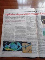 Cumhuriyet Bilim Teknik Gazetesi - 13 Mayıs 2000 - Sayı 686 - Microsoft'tan Makro Nanosoflara - Yeni Bir Zehirli Alg - Geçmişin Canlı Tanığı Korsan Fareler - Erich Thenius - Charles Darwin -Heyecan Ve Tehlike Bağımlılığı - Uydudan Deprem Uyarısı - Marmara Fayları GPS Ağının Gözetiminde - Bilim İnsanı Olarak Eş Olarak Anne Olarak Kadın - Kalın Bağırsak Ve Rektum Hastalıklarının Tedavisinde Gelişmeler - Çocuklara Aşırı Yüklenmek Moda