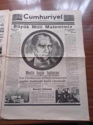 Cumhuriyet Gazetesi 100. Yıl Özel Gazetesi - Tıpkıbasım -19 Mayıs 1881 19 Mayıs 1981 - Cumhuriyet Gazetesinin 7 Mayıs 1924 Günü Çıkan İlk Sayısı Tıpkı Basım - Atatürk Cumhuriyetinden Bazı Fotoğraflar - Gazi Hz.nin  Nadi Beye Cevabı - İsmet Paşa ve Şükrü Kaya Bey Ankara'ya Gittiler - Eski Paraların Tebdili Muamelesi Dün Nihayet Buldu - İll Dil Kurultayı Bugün Toplanıyor -  Bugün Merasimle Cemiyeti Akvama Giriyoruz - Onuncu Yıl Bayramı - Eski Devirlerin Artığı Lakap Ve Unvanlar Kaldırıldı - Türk Kadını Hakların En Büyüğünü Aldı - Selim Sırrı