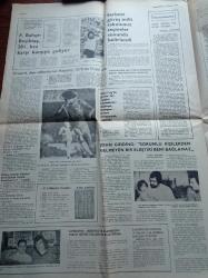 Cumhuriyet Gazetesi - 9 Nisan 1978 - Avrupa Asya Turnesinin İlk Maçında Paris'te Brezilya Fransa'ya Yenildi - Server Tanilli Silahlı Saldırı Sonucu Vuruldu -  Gece Evine Giderken Vurulan Server Tanilli Felç Oldu - Uygarlık Tarihi - Kıbrıs Önerileri Perşembe Günü Waldheim'a Veriliyor Karamanlis ABD'yi Eleştirdi - Yay Kur Soruları Çalındı Sınav Ertelendi - Ülkü Ocakları Aydınlıkevler Şubesi Üç Ay Kapatıldı