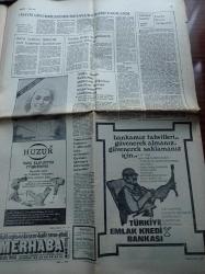 Cumhuriyet Gazetesi - 2 Mayıs 1977 - 1 Mayıs Kanlı Geçti 33 Ölü - DİSK Genel Başkanı Kemal Türkler Faşizm Cephesi Geriliyor - 1977 1 Mayıs - Tören Sonunda Bazı Kışkırtıcı Gruplar Silahlı Çatışma Çıkardı - Ankara'da Komandolar CHP'li Delegelere Ateş Ettiler - Türkiye Birlik Partisi Genel Başkanı Mustafa Timisi- Devlet Bakanı Seyfi Öztürk - Oktay Akbal - ODTÜ Hepimizindir - Fakir Baykurt - TRT Komando Ocağı - Türkiye'siz Eurovision - Uydu İle Doğrudan Yayın Anlaşması 1979 Yılında Yürürlüğe Giriyor - Fenerbahçe - Galatasaray - Trabzonspor