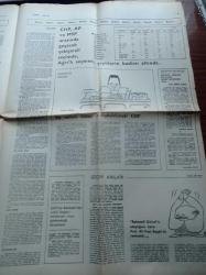 Cumhuriyet Gazetesi - 2 Mayıs 1977 - 1 Mayıs Kanlı Geçti 33 Ölü - DİSK Genel Başkanı Kemal Türkler Faşizm Cephesi Geriliyor - 1977 1 Mayıs - Tören Sonunda Bazı Kışkırtıcı Gruplar Silahlı Çatışma Çıkardı - Ankara'da Komandolar CHP'li Delegelere Ateş Ettiler - Türkiye Birlik Partisi Genel Başkanı Mustafa Timisi- Devlet Bakanı Seyfi Öztürk - Oktay Akbal - ODTÜ Hepimizindir - Fakir Baykurt - TRT Komando Ocağı - Türkiye'siz Eurovision - Uydu İle Doğrudan Yayın Anlaşması 1979 Yılında Yürürlüğe Giriyor - Fenerbahçe - Galatasaray - Trabzonspor