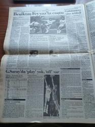 Cumhuriyet Gazetesi - 10 Şubat 1991- Beşiktaş Feyyaz Uçar'la Coştu - Büyükada'ya İzinsiz Dolgu - Adnan Oktar Hoca'nın Gece Dersleri - Ferhan Açıkgöz - Haznedar'da Soygun Koşuyolu'nda Çatışma Taksim'de Ses Bombası İstanbul'da Olaylı Gün - Gorbaçov'dan Taraflara Uyarı Irak Kuveyt'ten Çekilsin - Savaşa Karşı Erotizm - Ekonomide Bahar Umudu - Müşfik Kenter -