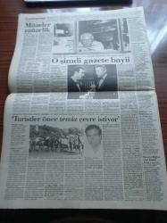 Cumhuriyet Gazetesi - 7 Ekim 1990 - Bahriye Üçok Öldürüldü - Bahriye Üçok'a Bombalı Paket - Erdal İnönü İktidar Görevini Yapsın - Muammer Aksoy Çetin Emeç Turan Dursun'dan Sonra Türbana Karşı Tavrı İle Tanınan Bahriye Üçok'da Suikast Sonucu Öldürüldü - Yeşilçam Jönü Kenan Pars Artık Gazete Bayii - Madenci Dullarını Kapma Savaşı - Trabzonspor Hıncını Fenerbahçe'den Çıkardı