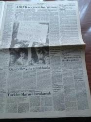Cumhuriyet Gazetesi - 6 Kasım 1990 - Türkiye Futbol Federasyonu Başkanı Şenes Erzik Naklen Yayın Tehlikeli Oyuncak - ABD Dışişleri Bakanı James Baker'dan Soru Paketi - Ekonomide Derin Kaygı - Başbakan Yıldırım Akbulut Yekta Güngör Özden'in Türban Davalarından Reddini İsteyeceklerini Açıkladı - Üniversitelerde YÖK'e Boykot Hazırlığı - Uygulamalı Din Eğitimi
