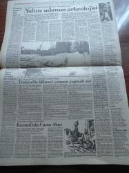 Cumhuriyet Gazetesi - 6 Kasım 1990 - Türkiye Futbol Federasyonu Başkanı Şenes Erzik Naklen Yayın Tehlikeli Oyuncak - ABD Dışişleri Bakanı James Baker'dan Soru Paketi - Ekonomide Derin Kaygı - Başbakan Yıldırım Akbulut Yekta Güngör Özden'in Türban Davalarından Reddini İsteyeceklerini Açıkladı - Üniversitelerde YÖK'e Boykot Hazırlığı - Uygulamalı Din Eğitimi