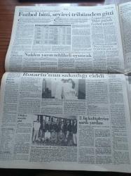 Cumhuriyet Gazetesi - 6 Kasım 1990 - Türkiye Futbol Federasyonu Başkanı Şenes Erzik Naklen Yayın Tehlikeli Oyuncak - ABD Dışişleri Bakanı James Baker'dan Soru Paketi - Ekonomide Derin Kaygı - Başbakan Yıldırım Akbulut Yekta Güngör Özden'in Türban Davalarından Reddini İsteyeceklerini Açıkladı - Üniversitelerde YÖK'e Boykot Hazırlığı - Uygulamalı Din Eğitimi
