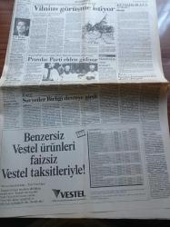 Cumhuriyet Gazetesi - 17 Nisan 1990 - Hande Mumcu MİT Bizi İzliyor - Galatasaray'a Alkışlı Protesto - Fenerbahçe Hidding İle Söz Kesti - Dünya Liselerarası Voleybol Şampiyonası - Sovyet Komünist Partisinin Yayın Organı Pravda Parti Elden Gidiyor - Mandela'ya Onur Konseri - Charlie Chaplin'in Yalnızca Yönettiği Tek Film Parisli Kadın - 50 Yıl Sonra Köy Enstitüleri - Ölüm Orucu - Marksist Solda Yeni Parti Sosyalistlerin Birlik Partisi - Hasan Fehmi Güneş