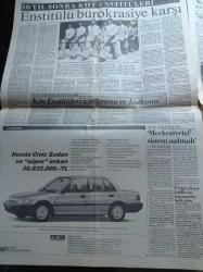 Cumhuriyet Gazetesi - 17 Nisan 1990 - Hande Mumcu MİT Bizi İzliyor - Galatasaray'a Alkışlı Protesto - Fenerbahçe Hidding İle Söz Kesti - Dünya Liselerarası Voleybol Şampiyonası - Sovyet Komünist Partisinin Yayın Organı Pravda Parti Elden Gidiyor - Mandela'ya Onur Konseri - Charlie Chaplin'in Yalnızca Yönettiği Tek Film Parisli Kadın - 50 Yıl Sonra Köy Enstitüleri - Ölüm Orucu - Marksist Solda Yeni Parti Sosyalistlerin Birlik Partisi - Hasan Fehmi Güneş