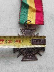 İKİNCİ DÜNYA SAVAŞI ALMANYA ASKERİ  MADALYA.  FOTOĞRAFTAKİ ÜRÜN GÖNDERİLECEKTİR.. İkinci baskıdır.