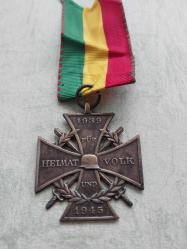 İKİNCİ DÜNYA SAVAŞI ALMANYA ASKERİ  MADALYA.  FOTOĞRAFTAKİ ÜRÜN GÖNDERİLECEKTİR.. İkinci baskıdır.