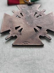 İKİNCİ DÜNYA SAVAŞI ALMANYA ASKERİ  MADALYA.  FOTOĞRAFTAKİ ÜRÜN GÖNDERİLECEKTİR.. İkinci baskıdır.