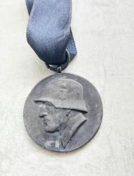 İKİNCİ DÜNYA SAVAŞI ALMANYA ASKERİ  MADALYA.  FOTOĞRAFTAKİ ÜRÜN GÖNDERİLECEKTİR.. İkinci baskıdır.