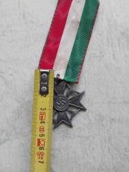 İKİNCİ DÜNYA SAVAŞI ALMANYA ASKERİ  MADALYA.  FOTOĞRAFTAKİ ÜRÜN GÖNDERİLECEKTİR.. İkinci baskıdır.